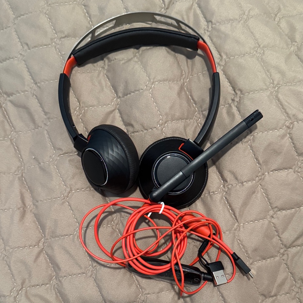 Poly blackwire 5220 stereo USB-C headset with usb-c to usb-a adapter